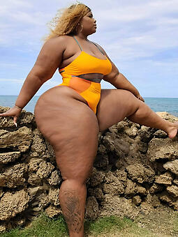 curvy black girl nude beach