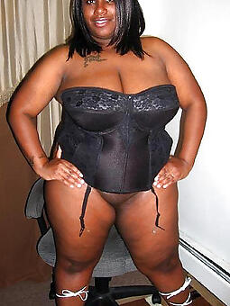 women in black lingerie shows her with an eye to pussy